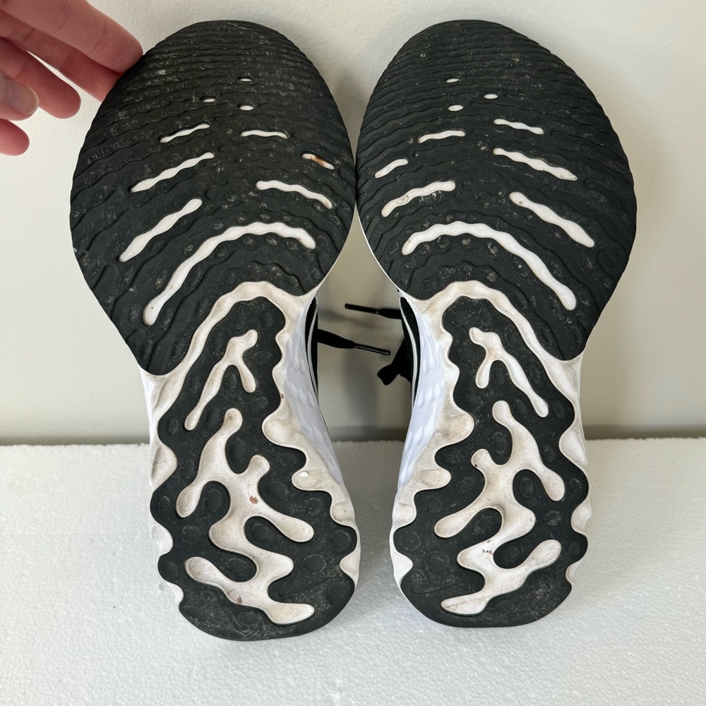 Nike Epic React Flyknit 2 - image 4